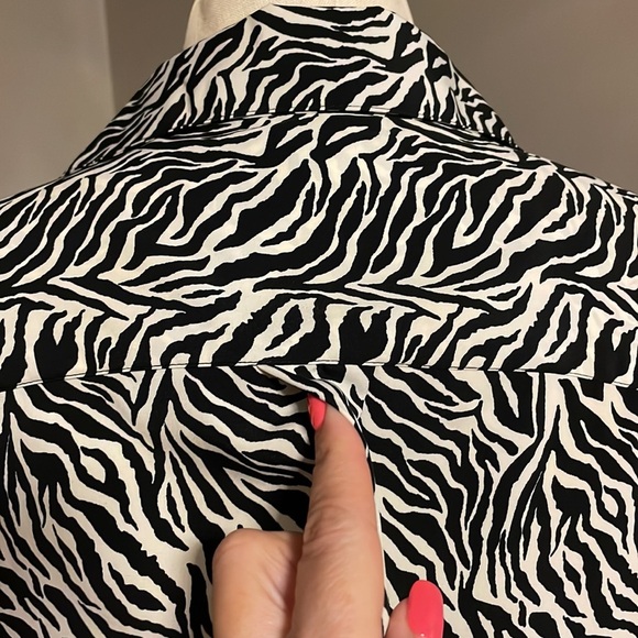 Essential PLUS ZIBRA print button up shirt blouse polyester short sleeve 3X - Picture 6 of 12